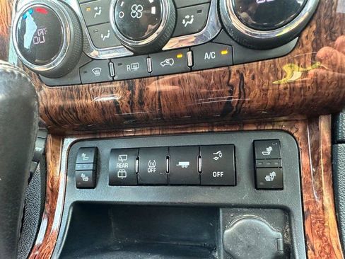 Used 2014 Chevrolet Traverse LT FWD image 20