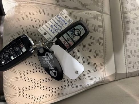 Certified 2024 Lincoln Navigator Black Label image 33