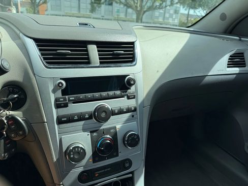 Used 2009 Chevrolet Malibu LT image 11