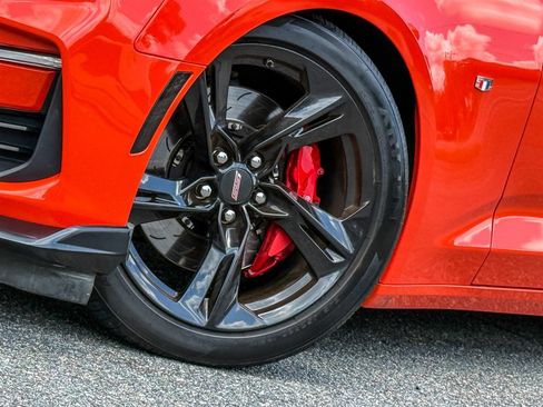 Used 2019 Chevrolet Camaro SS RWD image 5