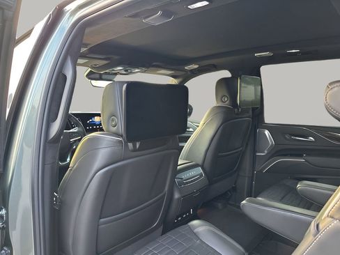 Certified 2024 Cadillac Escalade Sport Platinum w/ LPO, ONYX Package AWD/4WD image 19