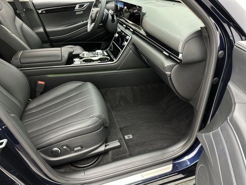 Certified 2025 Genesis GV80 2.5T Standard image 24