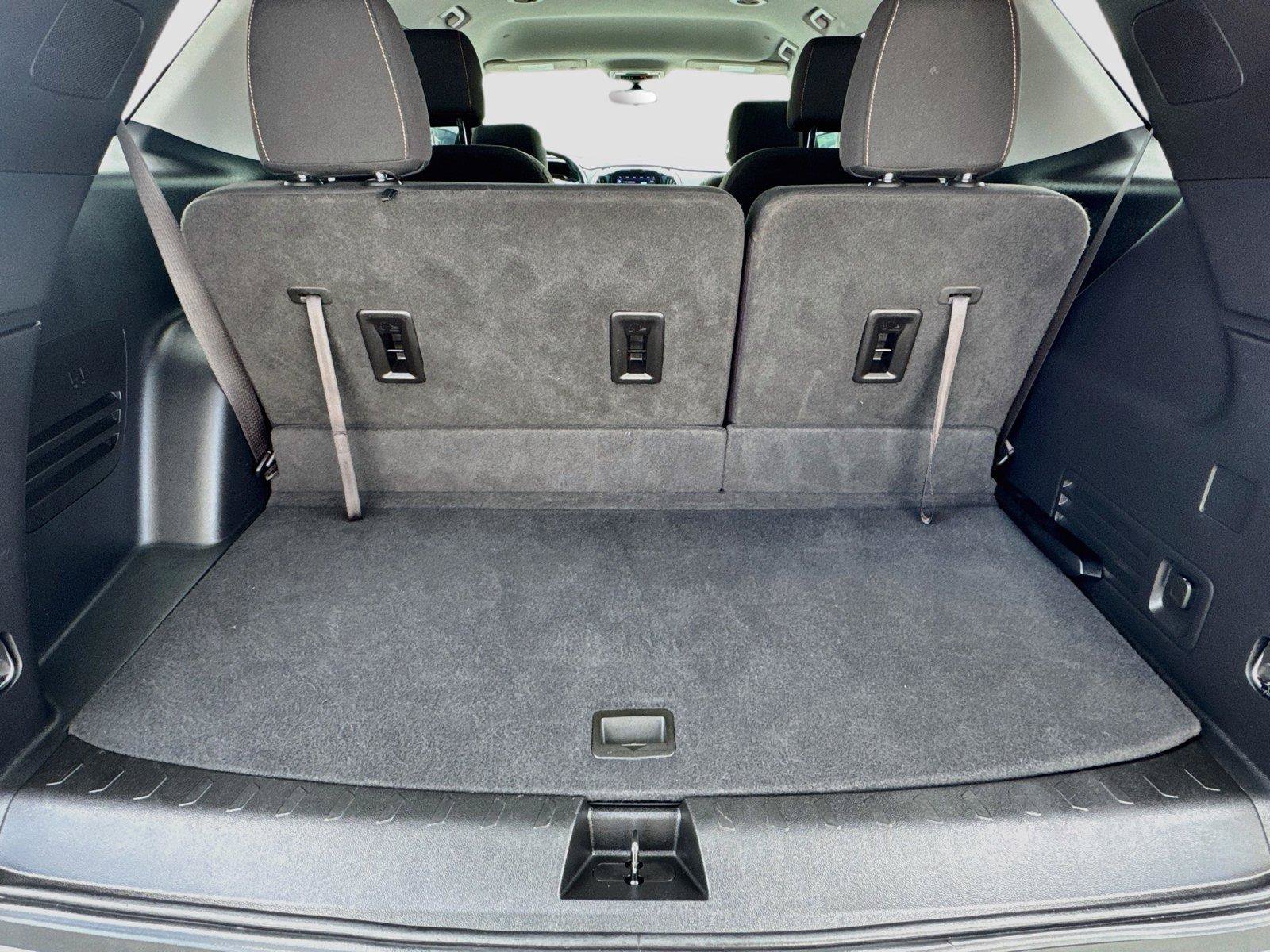 Used 2021 Chevrolet Traverse LT FWD image 28