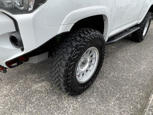 Certified 2023 Toyota 4Runner TRD Off-Road Premium AWD/4WD image 12