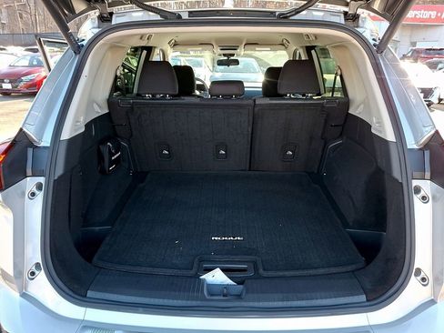 Used 2024 Nissan Rogue SV image 28