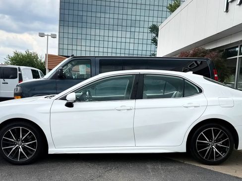 Used 2021 Toyota Camry SE w/ Cold Weather Package AWD/4WD image 4