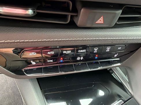 Used 2023 Buick Envision Preferred AWD/4WD image 19