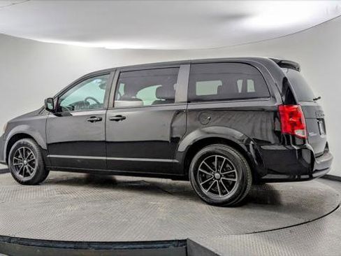 Used 2018 Dodge Grand Caravan SE image 6