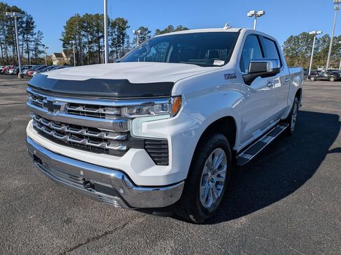 Used 2025 Chevrolet Silverado 1500 LTZ image 10