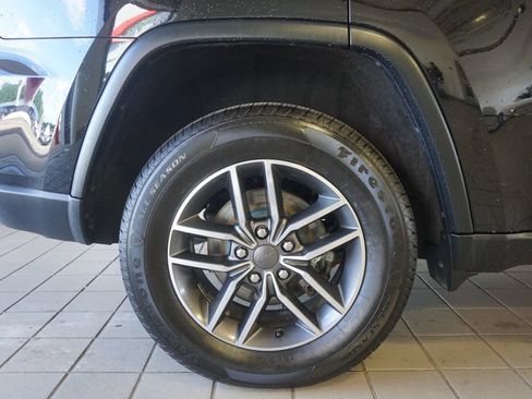 Used 2019 Jeep Grand Cherokee Limited AWD/4WD image 35
