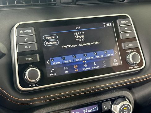 Used 2019 Nissan Kicks SR w/ SR Premium Package FWD image 26