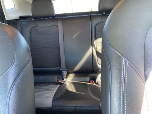 Used 2024 Chevrolet Trax LT w/ LT Convenience Package FWD image 22