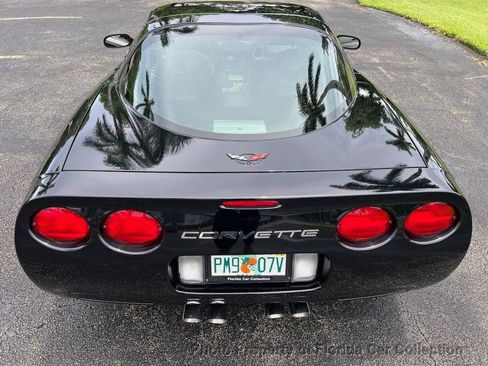Used 1998 Chevrolet Corvette Coupe w/ Roof Pkg RWD image 20