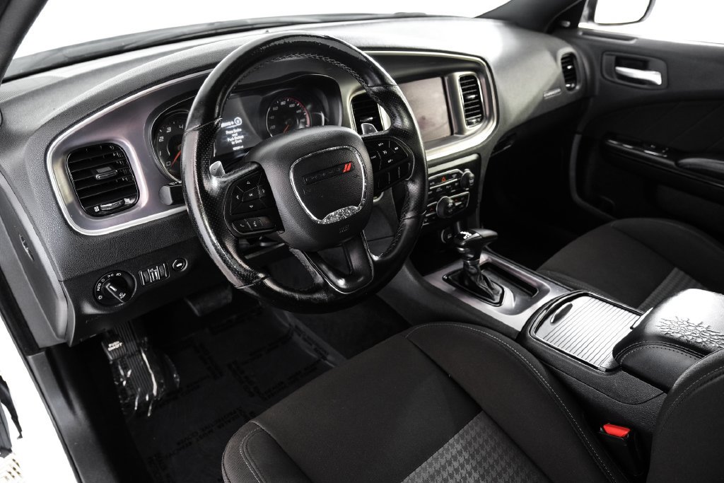 Used 2022 Dodge Charger R/T w/ Blacktop Package RWD image 2