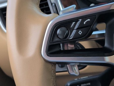 Used 2015 Porsche Macan S image 19