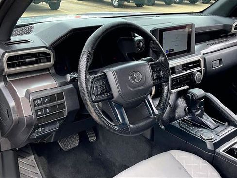 Certified 2025 Toyota Tacoma SR5 image 18
