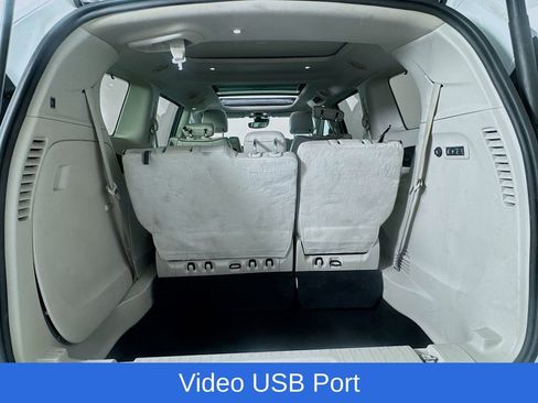 Used 2019 Chrysler Pacifica Limited w/ Tire & Wheel Group image 35