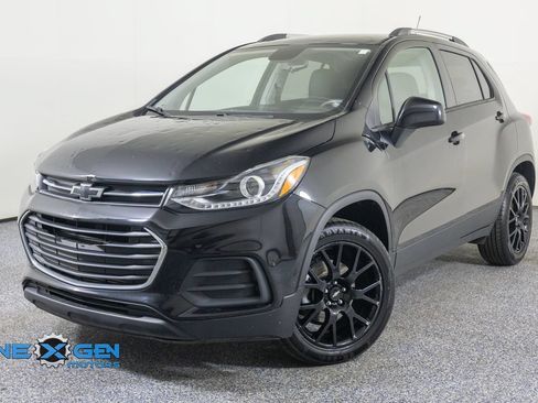 Used 2022 Chevrolet Trax LT w/ Midnight Edition AWD/4WD image 4