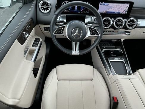 Used 2026 Mercedes-Benz GLB 250 4MATIC image 13