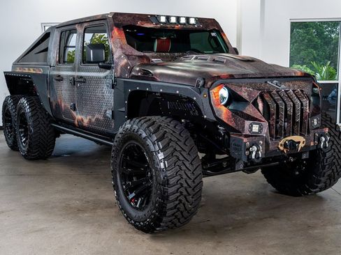 Used 2021 Jeep Gladiator Sport image 4