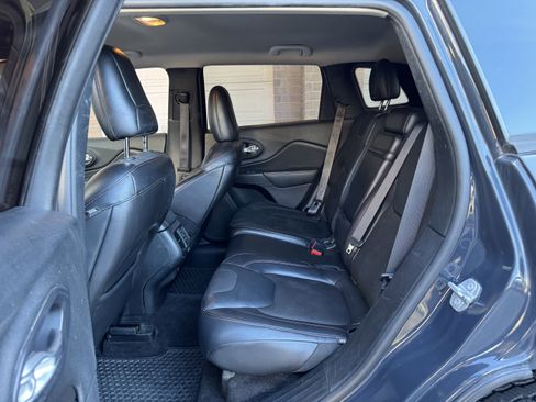 Used 2016 Jeep Cherokee Trailhawk image 25