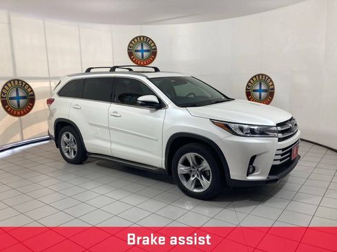 Used 2017 Toyota Highlander Limited w/ Carpet Mat Package AWD/4WD image 17