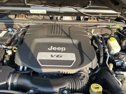 Used 2016 Jeep Wrangler Unlimited Sport w/ Quick Order Package 24S AWD/4WD image 33