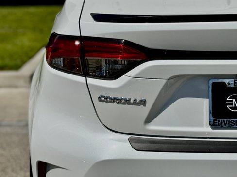 Used 2024 Toyota Corolla XSE FWD image 11