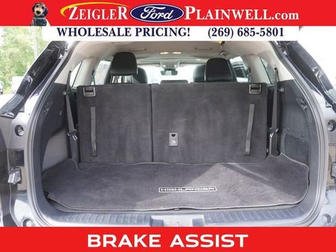 Used 2023 Toyota Highlander XLE image 10