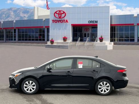 Used 2026 Toyota Corolla LE FWD image 3