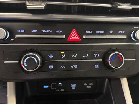 Certified 2025 Hyundai Tucson SE FWD image 18