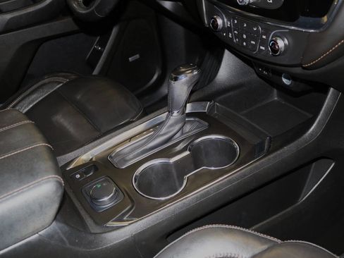 Used 2020 Chevrolet Traverse LT w/ LT Premium Package image 54