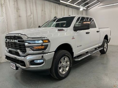 Used 2025 RAM 2500 Big Horn AWD/4WD image 4