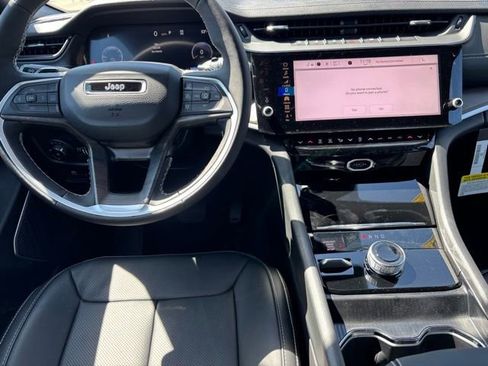 New 2026 Jeep Grand Cherokee Limited AWD/4WD image 18