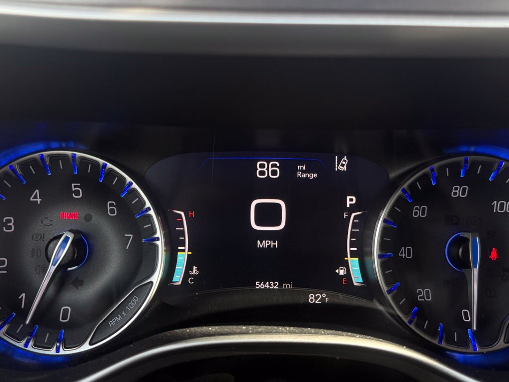 Used 2022 Chrysler Pacifica Touring-L FWD image 18