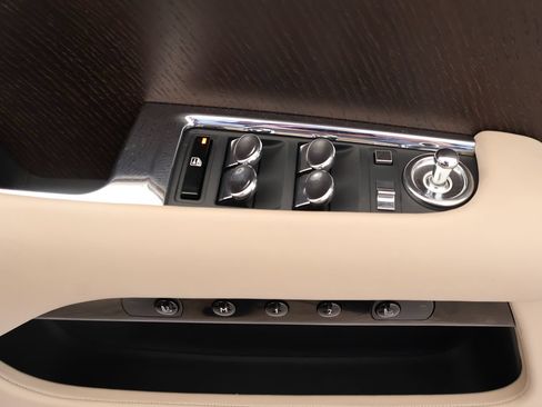Certified 2019 Rolls-Royce Wraith RWD image 13