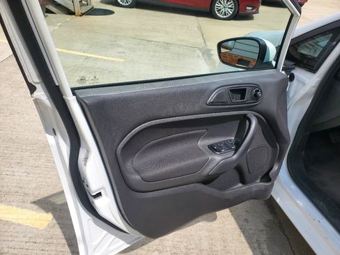 Used 2017 Ford Fiesta SE FWD image 16