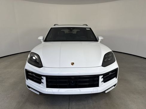 Certified 2025 Porsche Cayenne S AWD/4WD image 10