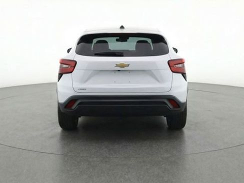 Used 2025 Chevrolet Trax LS image 10