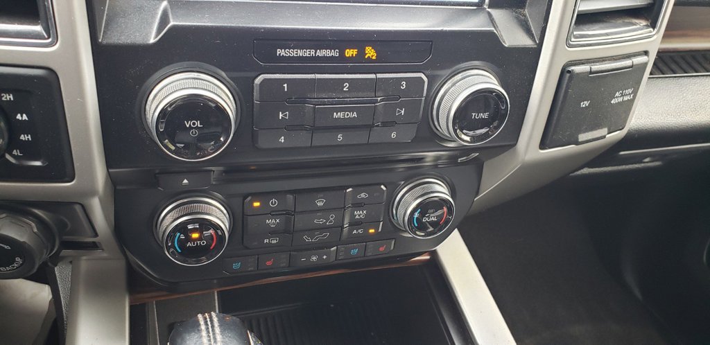 Used 2019 Ford F150 Lariat w/ Equipment Group 502A Luxury AWD/4WD image 17