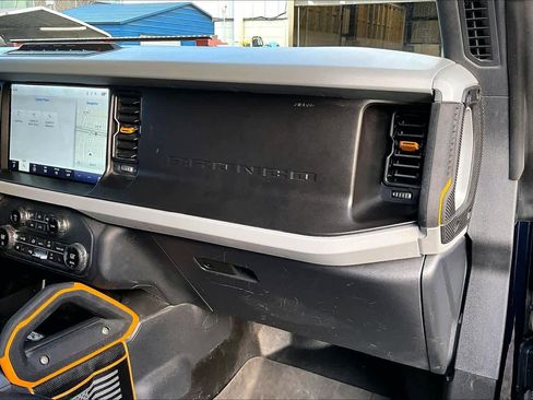 Used 2021 Ford Bronco Badlands image 18