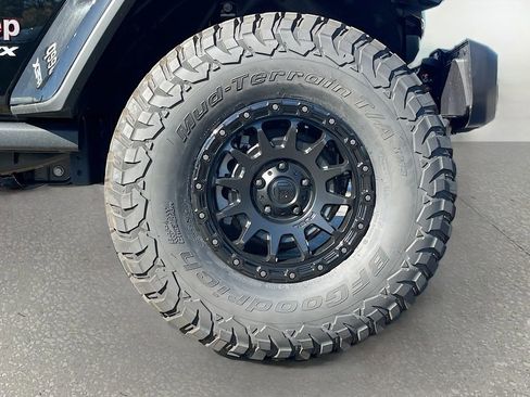 New 2025 Jeep Wrangler Unlimited Rubicon w/ Convenience Group image 29