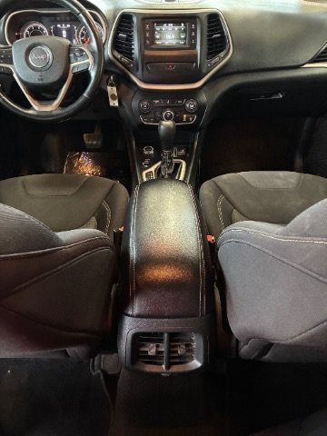Used 2015 Jeep Cherokee Latitude AWD/4WD image 27
