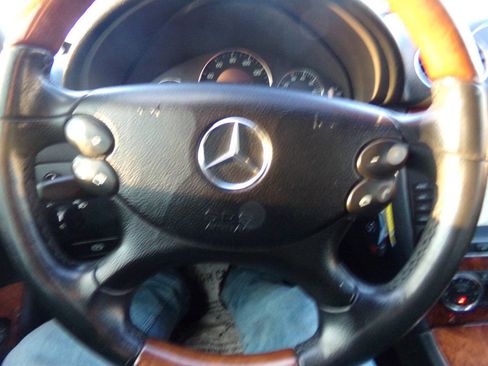 Used 2009 Mercedes-Benz CLK 550 Cabriolet w/ Premium I Pkg image 12