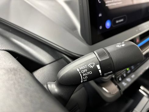 Used 2024 Toyota Prius Limited w/ Limited Premium Package FWD image 22
