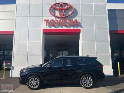 Used 2023 Toyota Highlander Limited