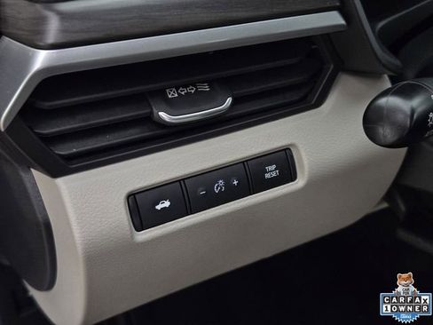 Used 2025 Nissan Altima 2.5 SV FWD image 17