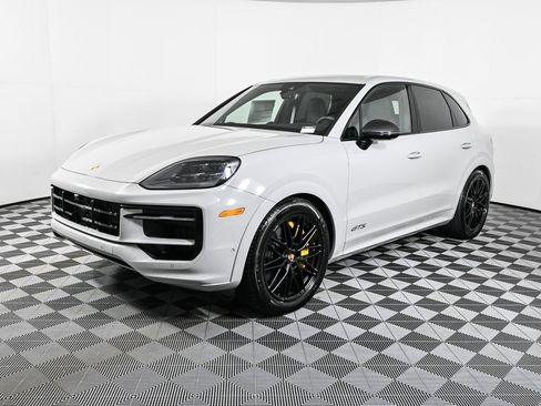 New 2026 Porsche Cayenne GTS image 1