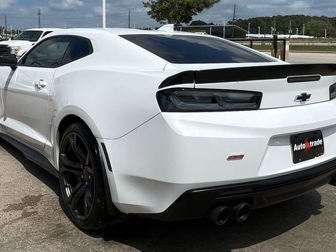 Used 2018 Chevrolet Camaro SS image 6