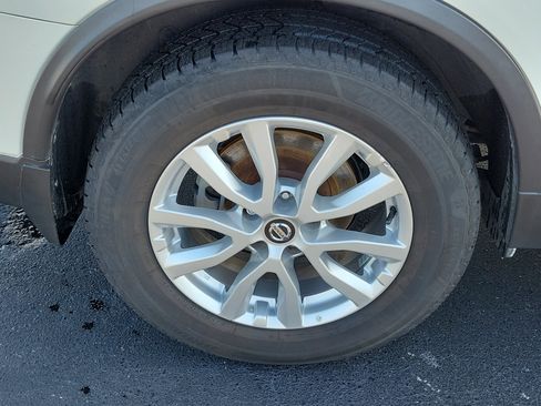 Used 2018 Nissan Rogue SV FWD image 7